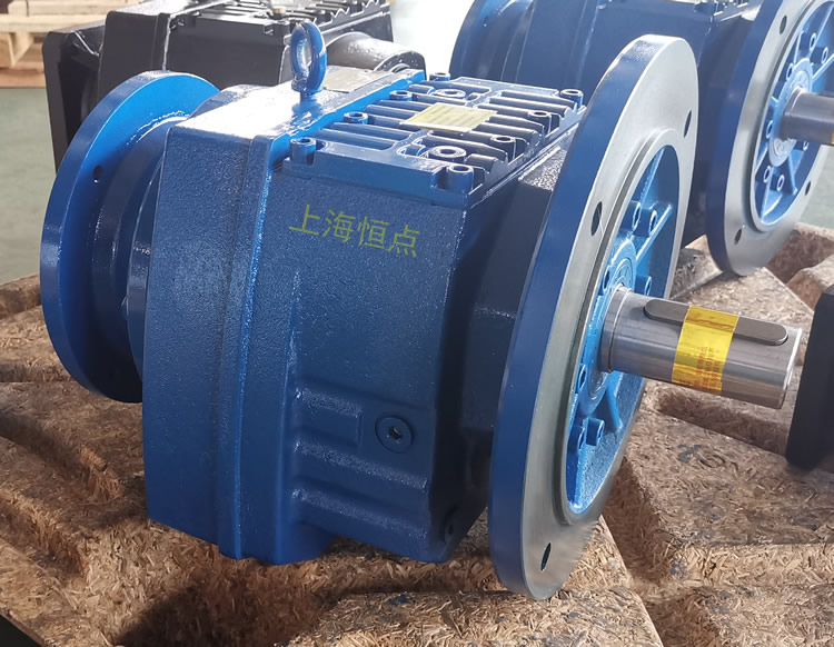 RF87減速機，輸入配法蘭B5端蓋，立式法蘭輸出，實物照片