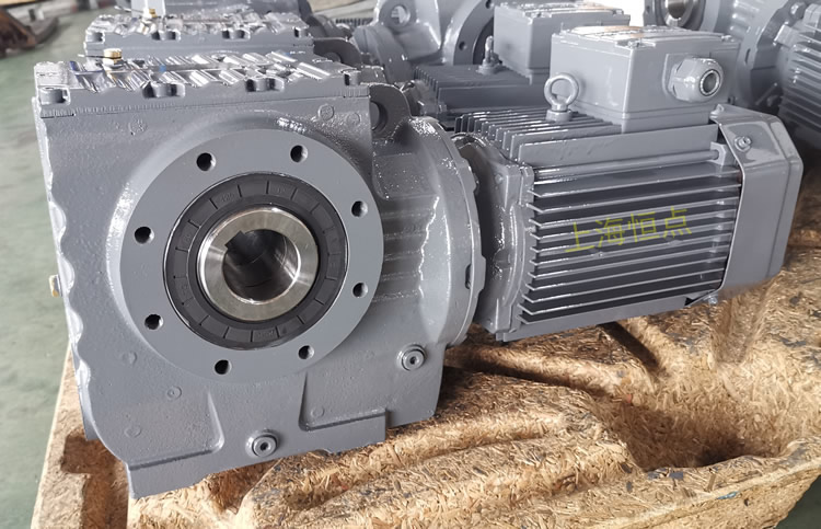 SA77系列減速機輸入配電機，輸出通孔，常用件實物圖