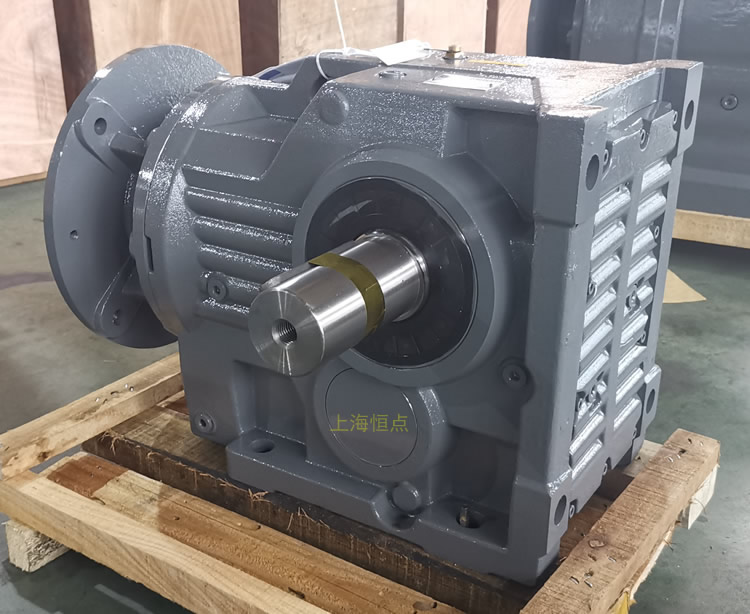 K97減速機，輸入配電機法蘭端蓋，右輸出單軸，實物圖如下